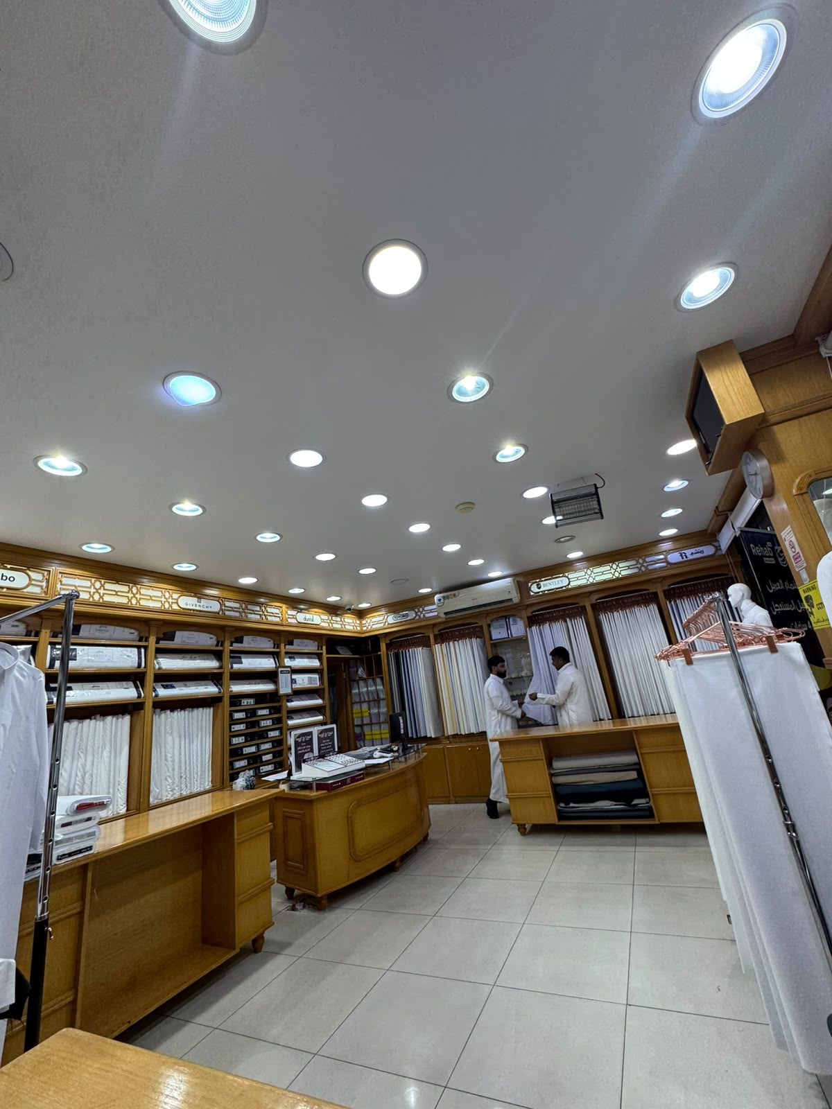 Salmaniyya Showroom